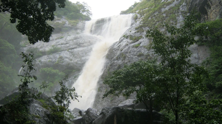 Palaruvi Falls Vagamon, Kerala
