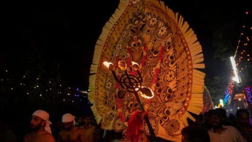 image for article Kadammanitta Padayani: A colorful festival in Kerala you should know about