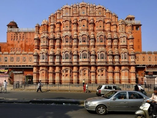 image for article 10 Must-See Sights in Jaipur, India’s Pink City (2023)